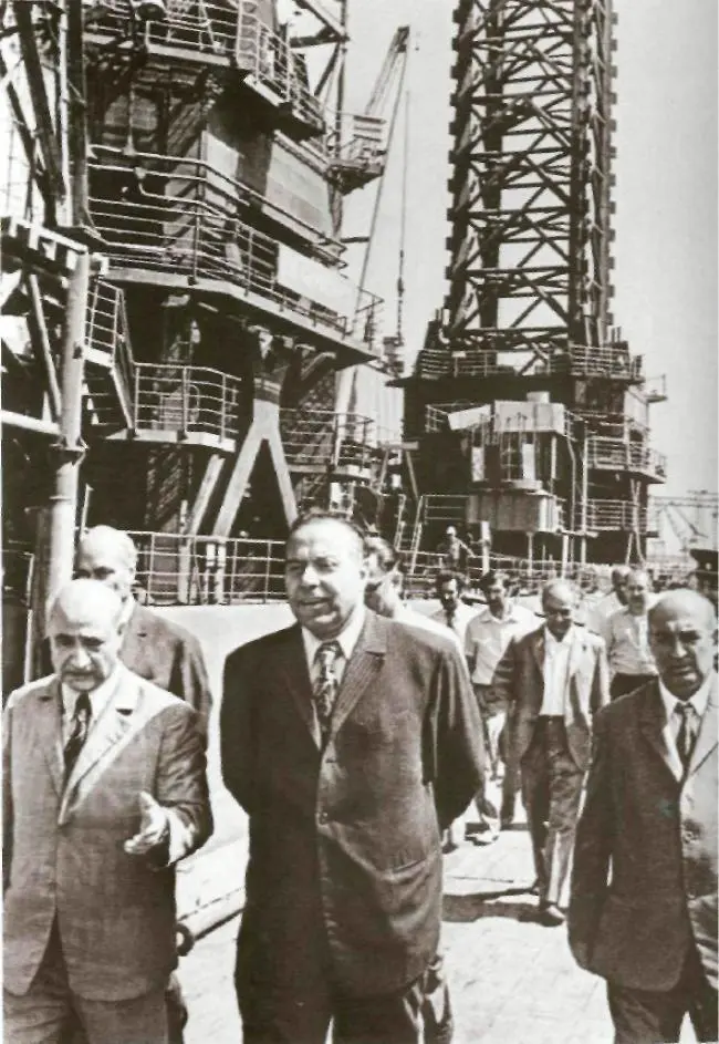 На трибуне XXIV съезда КПСС Москва 1971 г Встреча с советскими и - фото 32