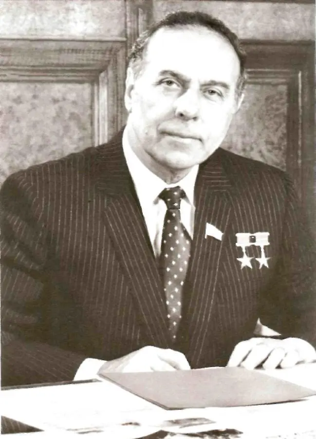 Гейдар Алиев дважды Герой Социалистического Труда Президент Азербайджана Г - фото 48