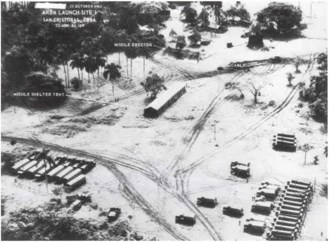 Фотография ракетной позиции в Сан Кристобаль сделанная 23 октября 1962 года - фото 116