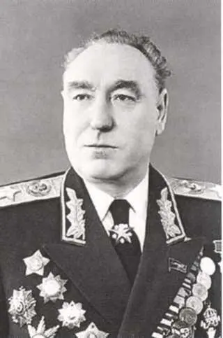 БИРЮЗОВ СЕРГЕЙ СЕМЕНОВИЧ 19041964 В 18 лет добровольно вступил в Красную - фото 13