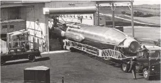 В сентябре 1959 года в США была принята на вооружение МБР Atlas D на снимках - фото 75