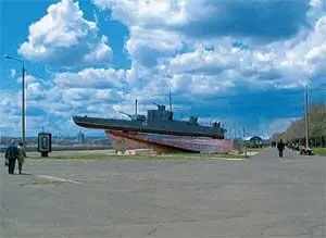 Военный катер на набережной Амура Благовещенск Памятник НН - фото 91