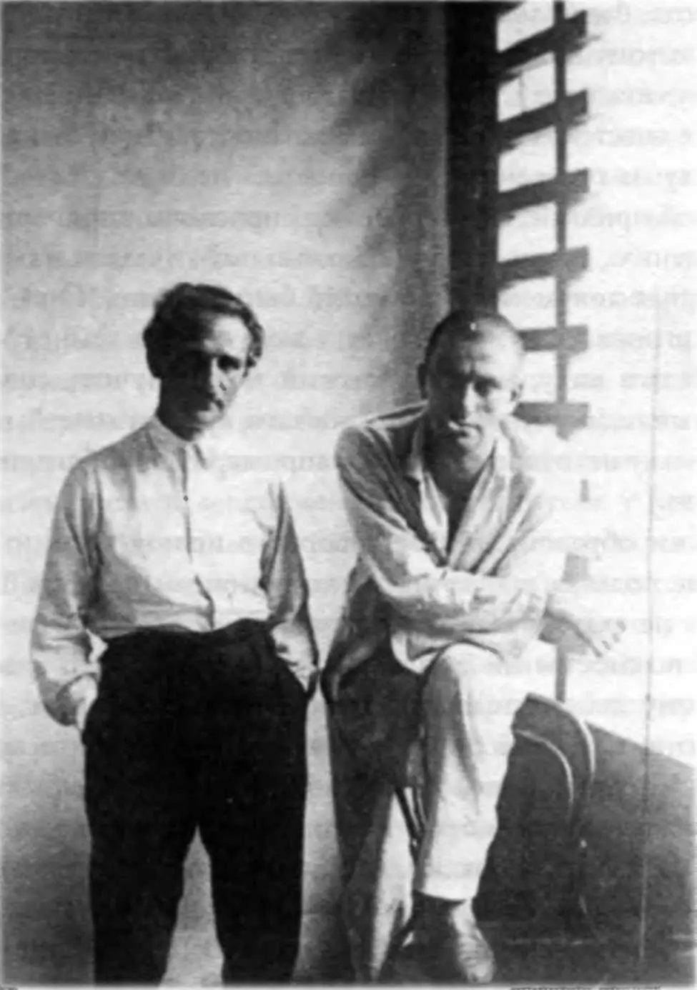 Маяковский с чекистом Валерием Горожан иным Лето 1927 г СНОБ ЯНЯ И ЗОРЯ - фото 159