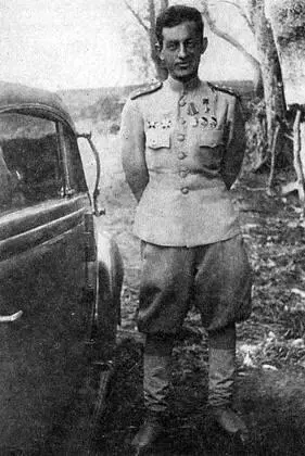 А Х Бабаджанян вскоре после присвоения ему звания Героя Советского Союза 27 - фото 30