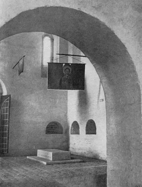 30 Гробница Кузьмы Минина в Архангельском соборе 31 Белая башня до - фото 55