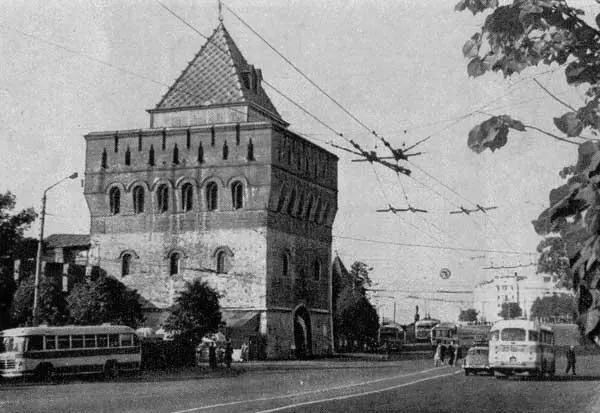 45 Дмитровская башня 46 Каменная кладка кремлевской стены у Коромысловой - фото 70