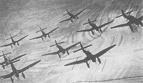 Зима 194142 г Штуки над снежным ландшафтом Не111 в сопровождении - фото 42