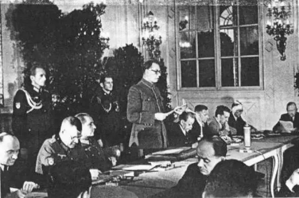 16 Во дворце Храдчане в Праге 14 ноября 1944 г создается КОНР Генерал Власов - фото 30
