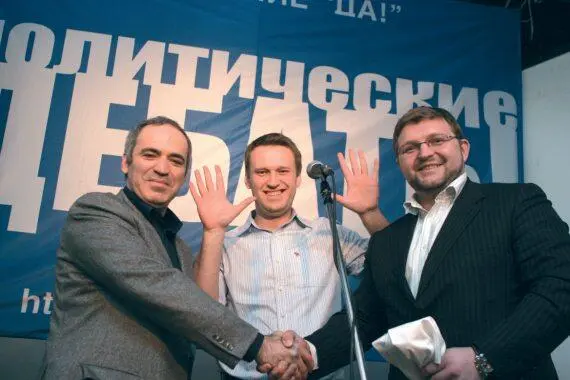В дебатах Гарри Каспарова слева и Никиты Белых судя по всему победила - фото 8