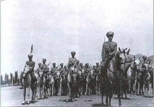 Иранская кавалерия Иранская жандармерия в Казвине Июнь 1941 года Генерал - фото 8