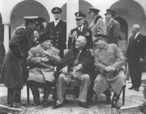 Ялтинская конференция 1945 г Потсдамская конференция 1945 г Атомная - фото 33