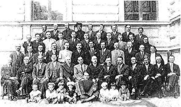Казачий хор в Новом Саде Югославия 1934 г Первым был допрошен свидетель - фото 9