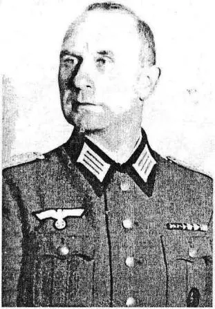 Полковник А М Протопопов перед выдачей казаков в Лиенце 1945 г Офицеры не - фото 34