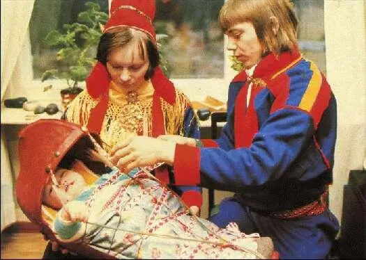 Семья саами трое из двадцати трех тысяч во времена Карло Маури жителей - фото 44