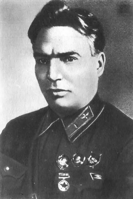 Герой Советского Союза Валерий Павлович Чкалов легендарный летчик комбриг - фото 2