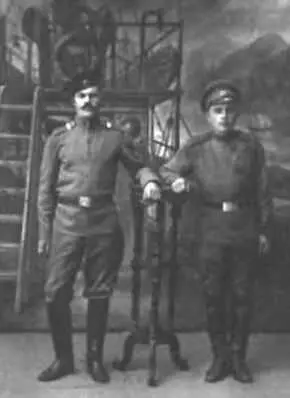 Василии Назаров справа 1915 г Комендант Англетера В М Назаров и его - фото 9