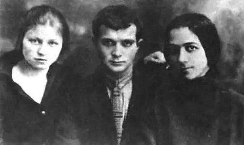 Екатерина Есенина слева сексот ГПУ Вольф Эрлих и Галина Бениславская - фото 4