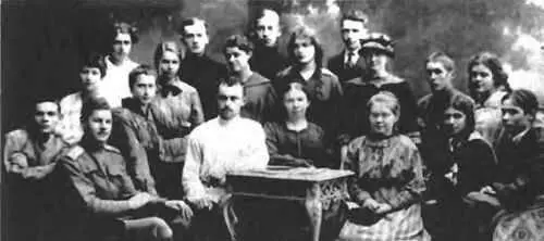 Подруга Есенина Галина Бениславская выпускница петроградской Преображенской - фото 5