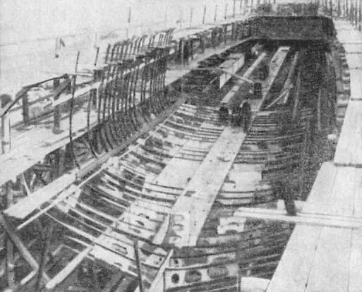 Установка бортовой части шпангоутов октябрь 1910 г стр 36 К этому времени - фото 11