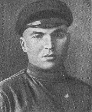 Валерий Чкалов 1921 г Пристань в Василеве В П Чкалов среди товарище - фото 6