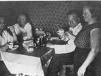 На острове Удд в доме Ф А Смирновой 1936 г Самолет АНТ25 на острове - фото 20