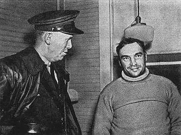 В П Чкалов и генерал Д Маршалл Ванкувер 20 июня 1937 г На военном параде - фото 37