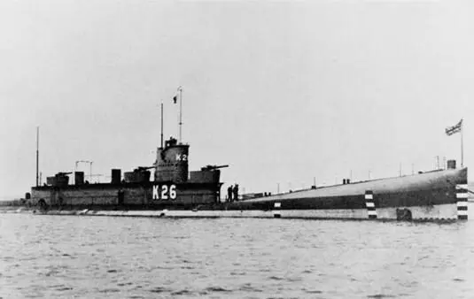 Английская подводная лодка серии К Разминувшись в утренних сумерках с - фото 51