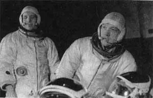 Первые переходящие Женя Хрунов и Леша Елисеев Шаталов озадачился Вот - фото 29