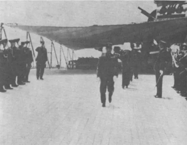 Прах Ямамото переправляют в Токио с борта Мусаси 23 мая 1943 г Примечания - фото 19