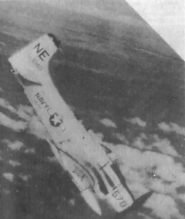 Прямо вниз Си Фьюри ВСФ атакует цель во время Корейской войны Один из - фото 55