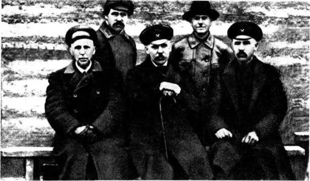 В П Коновалов В Г Федоров Ф В Токарев сидят слева направо И Н - фото 4