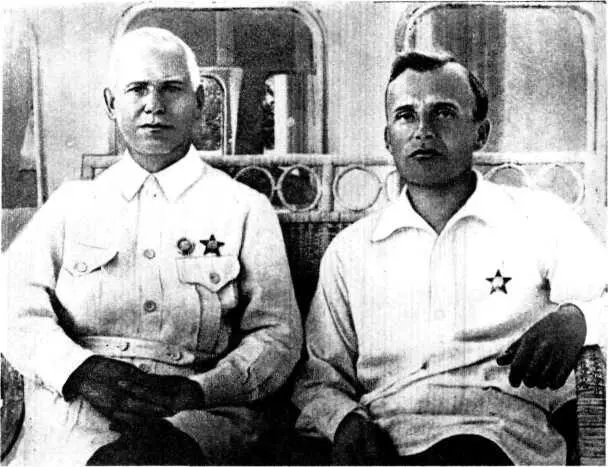 В А Дегтярев и Г С Шпагин на отдыхе 1933 г Ф В Токарев и В А - фото 11