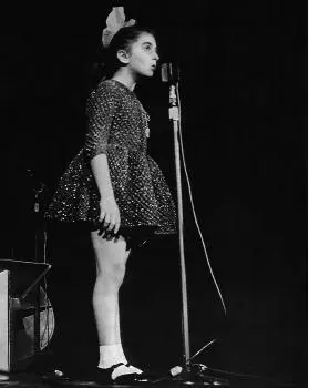 Èðìîêà Ñîõàäçå ïåðâàÿ èñïîëíèòåëüíèöà Îðàíæåâîé ïåñåíêè 1964 ã Çà - фото 17