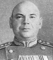 Ю П Бажанов Р Я Малиновский В И Вознюк Командование 8 гмп С - фото 25