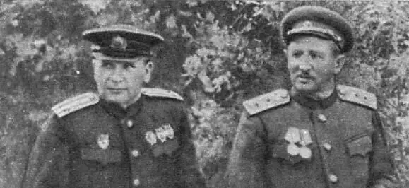 И Е Петров справа и А П Москвин Горная катюша Б Я ОвчуковСуворов - фото 42