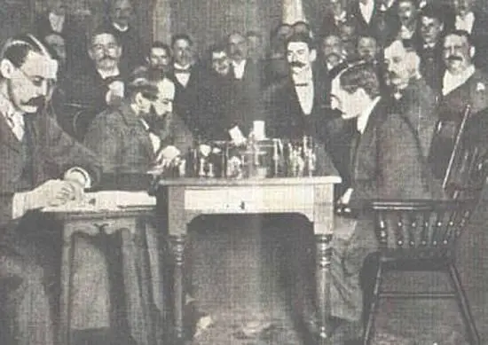 Стейниц и Ласкер за последней партией матча 1894 года И все же Гастингс должен - фото 10