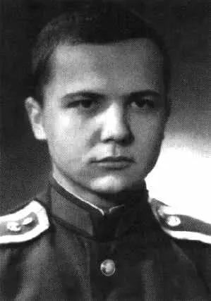 Владимир Резун третий курс Киевского высшего общевойскового командного дважды - фото 3