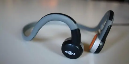 AfterShokz адресует свою продукцию тем кто постоянно слушает музыку в - фото 60