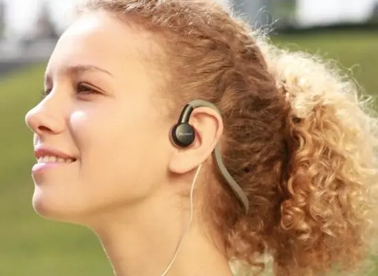 На CES 2012 AfterShokz показала спортивную защищённую от влаги в том числе - фото 61