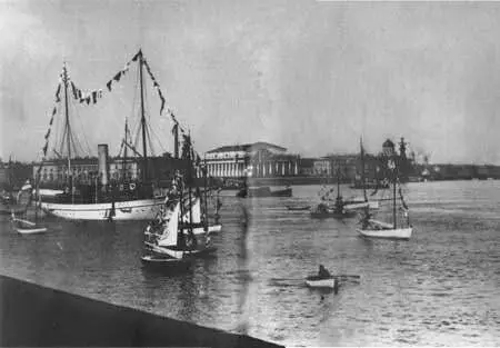 Нева и стрелка Васильевского острова в дни празднования 200летия - фото 20