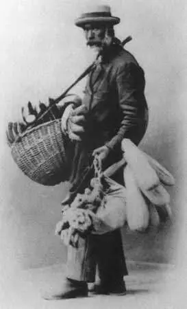 Продавец мочалок С открытки 1900х гг Трубочист С открытки 1900х гг - фото 28