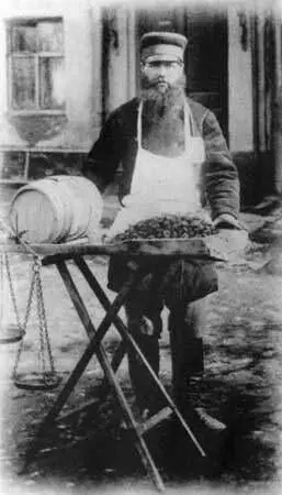 Лоточник С открытки 1900х гг Уличный сапожник С открытки 1900х гг - фото 31