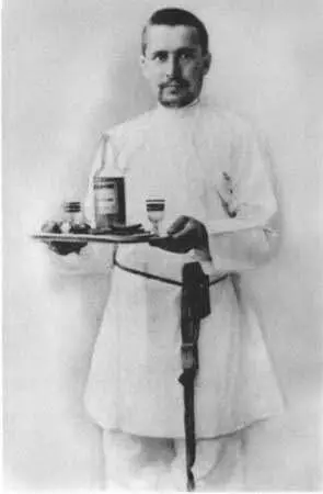 Официант С открытки 1900х гг Магазин братьев Елисеевых на Невском - фото 55