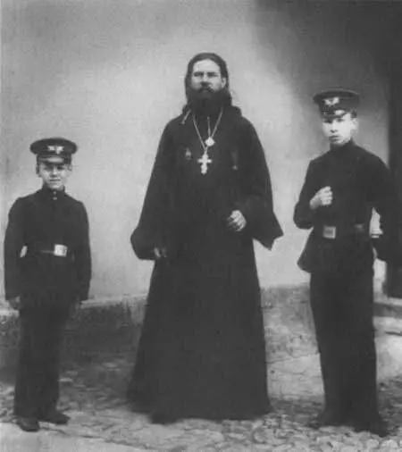 Учитель Закона Божия и гимназисты Фотография начала 1900х гг Императорское - фото 73