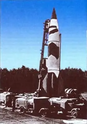 Рис 252 Подвижная пусковая установка баллистической ракеты А Фау2 и - фото 69
