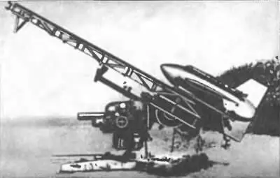 Рис 258 Зенитная управляемая ракета Энциан на направляющих смонтированных - фото 75