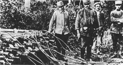 Рис 22 Первая мировая война Солдаты французских химических войск - фото 49
