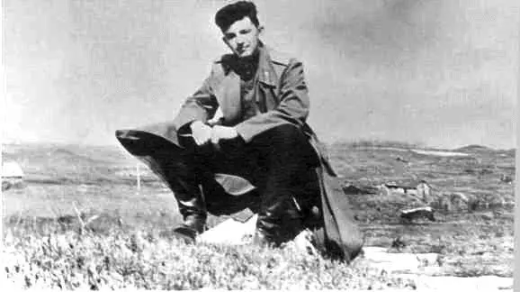 Аркадий Стругацкий Осень 1952г Камчатка Аркадий Натанович и Елена Ильинична - фото 14