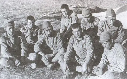 Японские солдаты в обмундировании образца 1930 года взятые в плен в ходе - фото 29