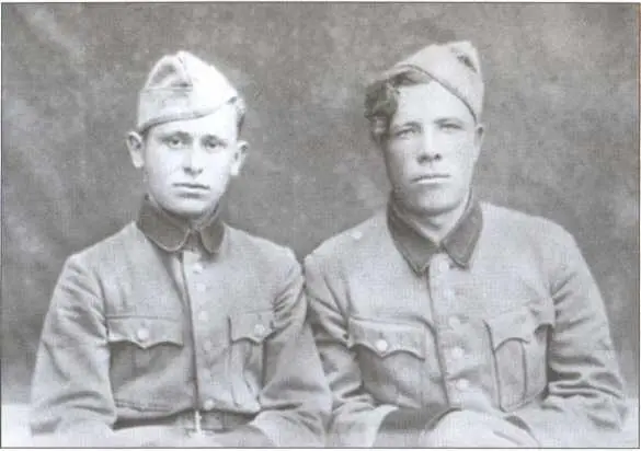 Украинские добровольцы Киев 1942 г архив А Окорокова Фото на память - фото 26